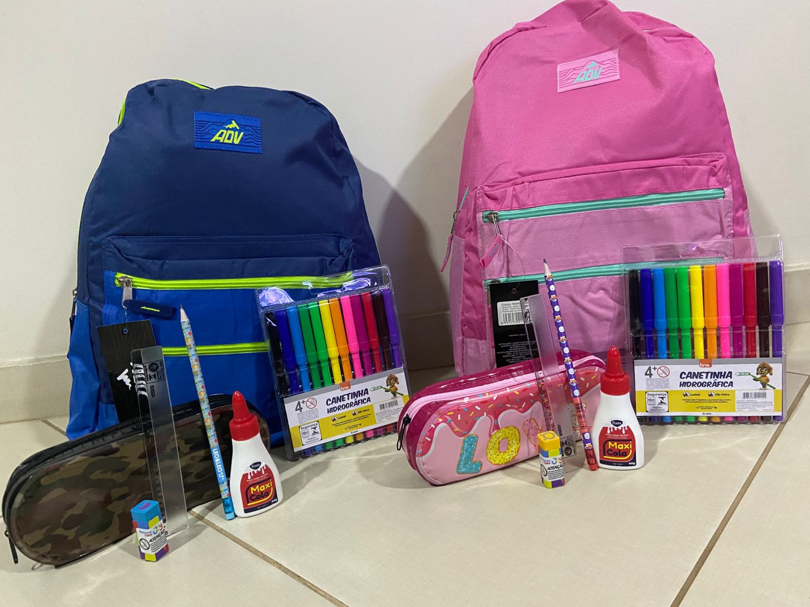 Oficina da Alegria e Promove entregam materiais escolares e mochilas para alunos do Vieira Braga